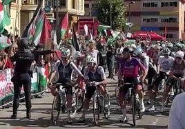 El pelotón parte de Cabezón de la Sal