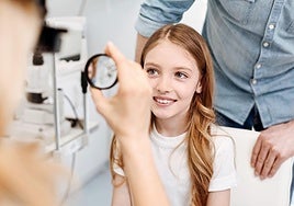 La importancia de la salud visual de los niños para su rendimiento escolar