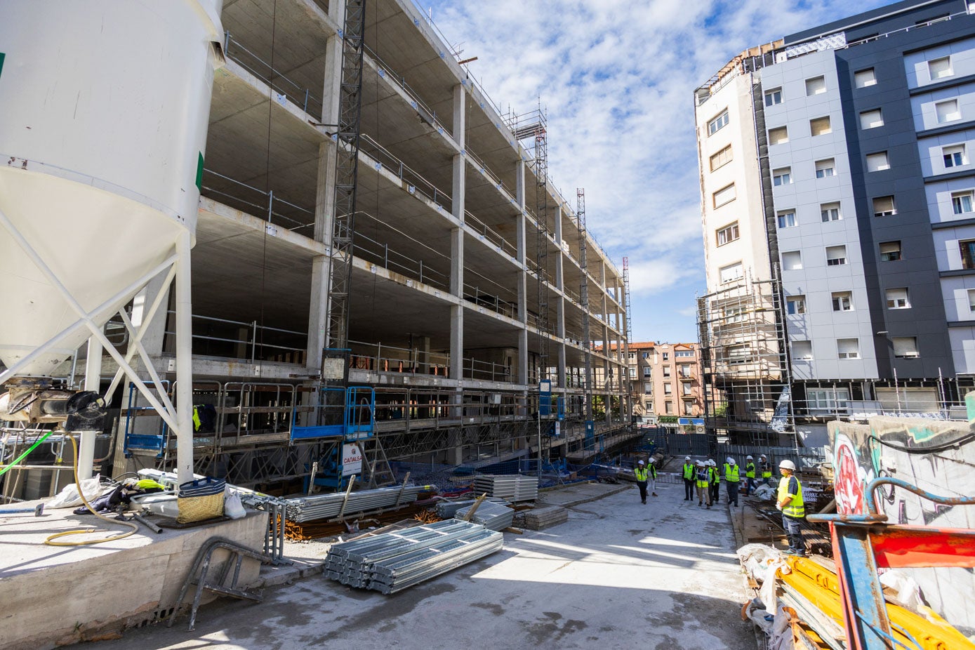 Estructura ya finalizada del edificio administrativo que albergará las consejerías del Gobierno regional.