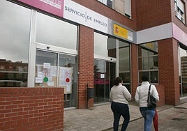 Oficina del Servicio Cántabro de Empleo en Camargo.