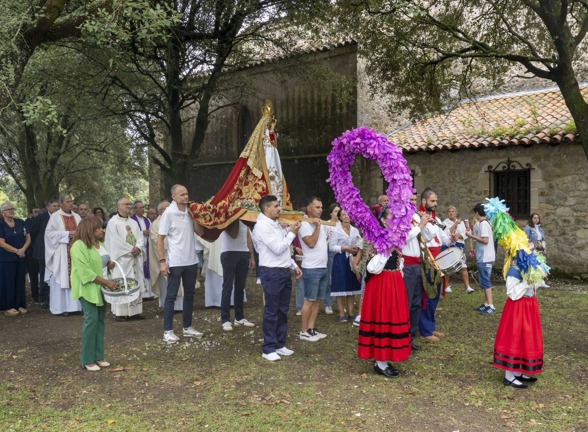 Misa y procesión de la Virgen de Latas
