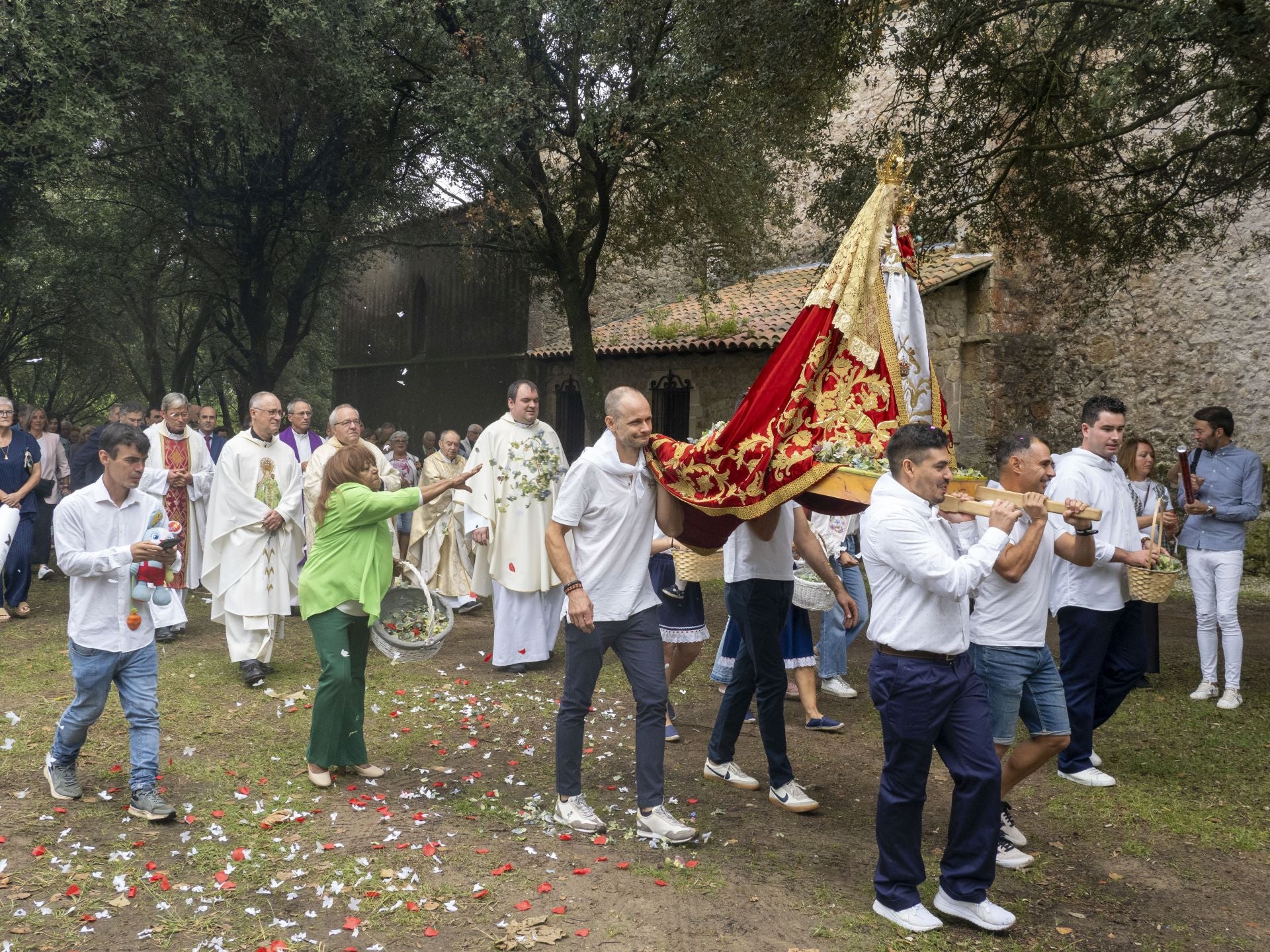 Misa y procesión de la Virgen de Latas
