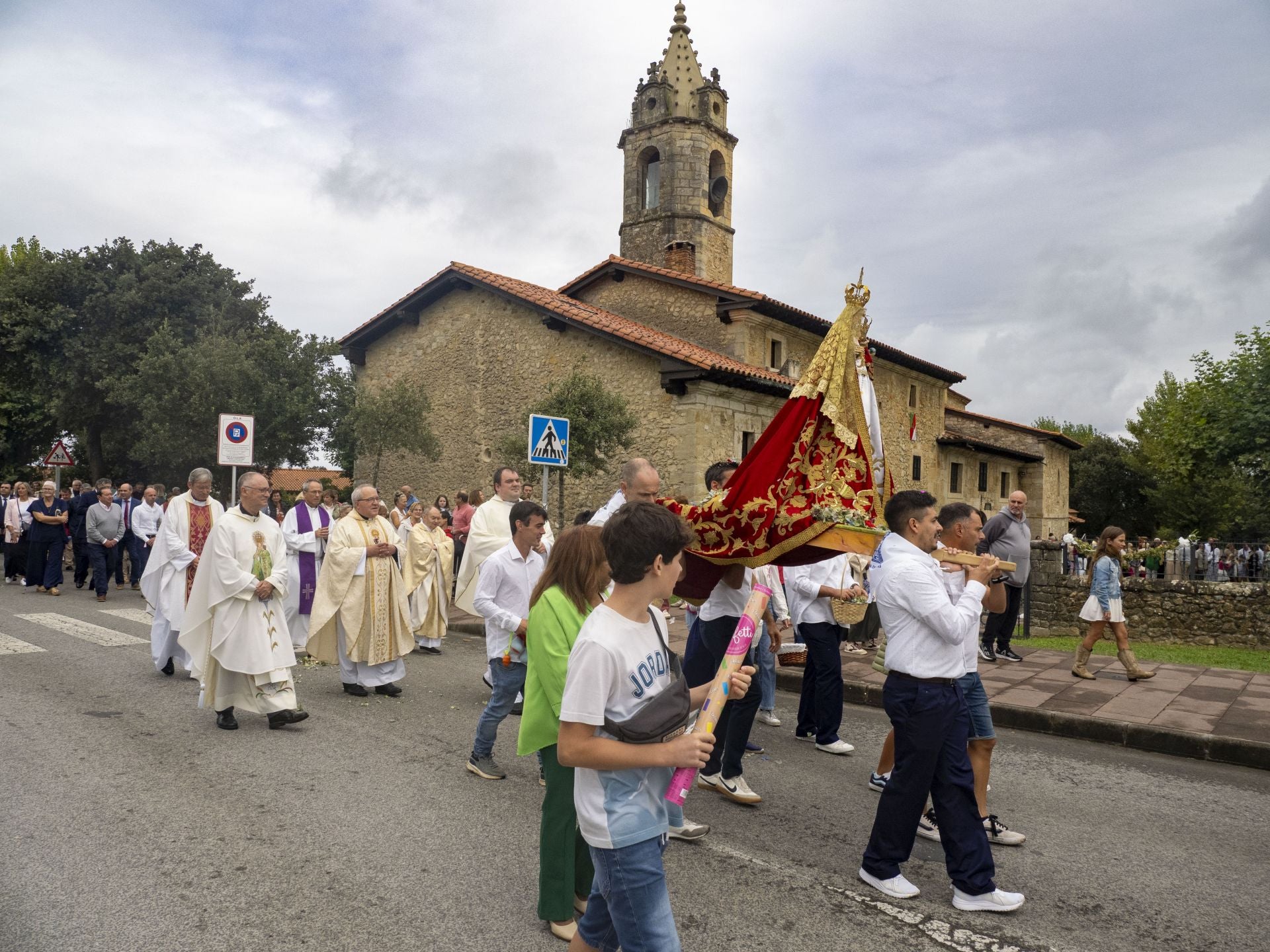 Misa y procesión de la Virgen de Latas