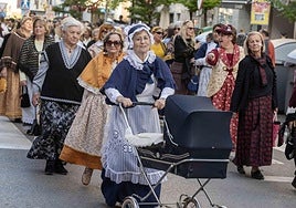 Desde el Ayuntamiento animan a los camargueses a participar en las fiestas de mayo vestidos de época.