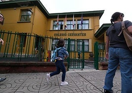 El centro abrió sus puertas a las 09.00 horas con alrededor de 40 estudiantes listos para comenzar el curso.