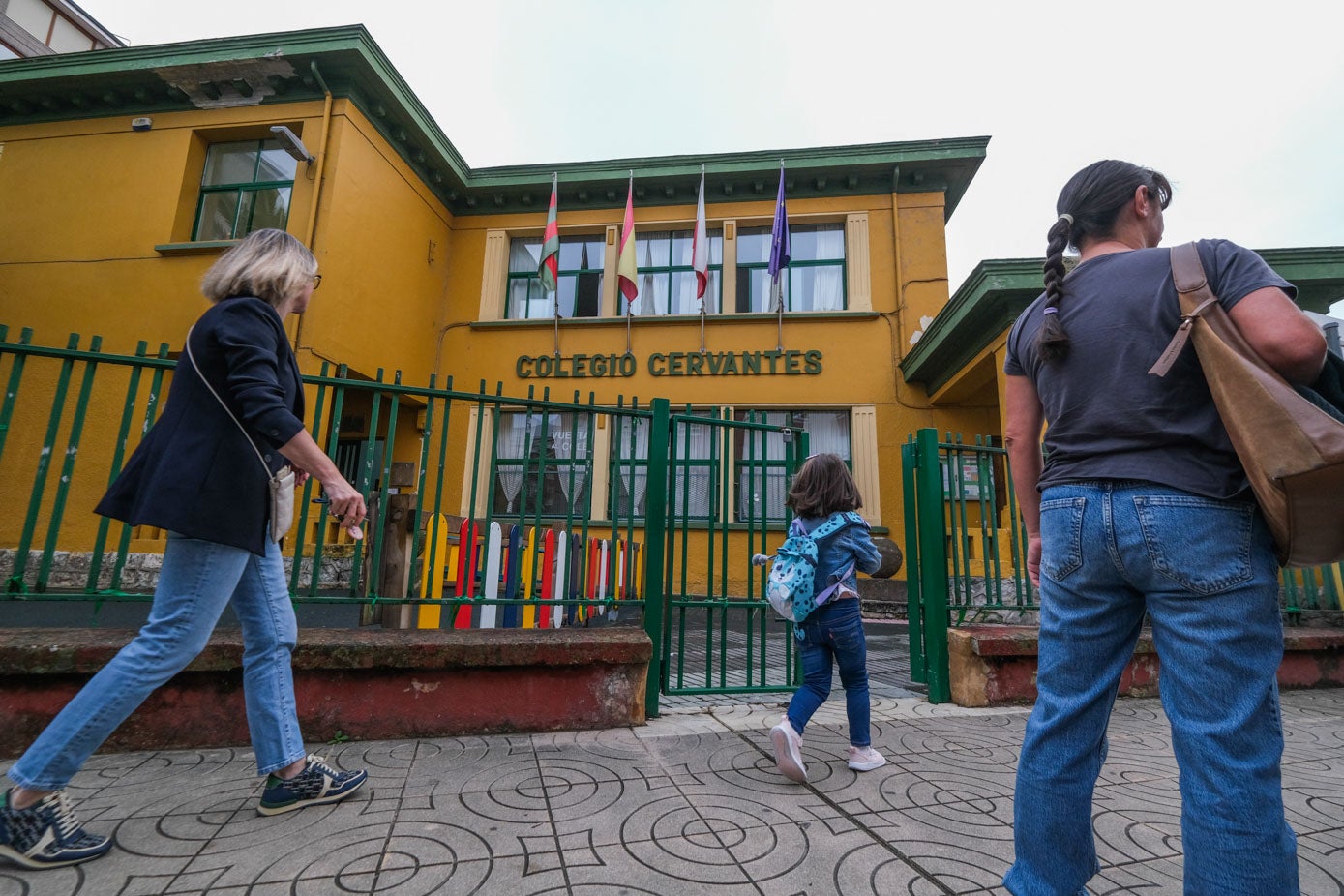 En el CEIP Cervantes cerca de 40 estudiantes comenzaron la mañana del lunes el curso.