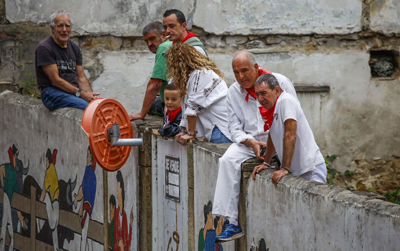 Cualquier sitio es bueno para ver el encierro. 