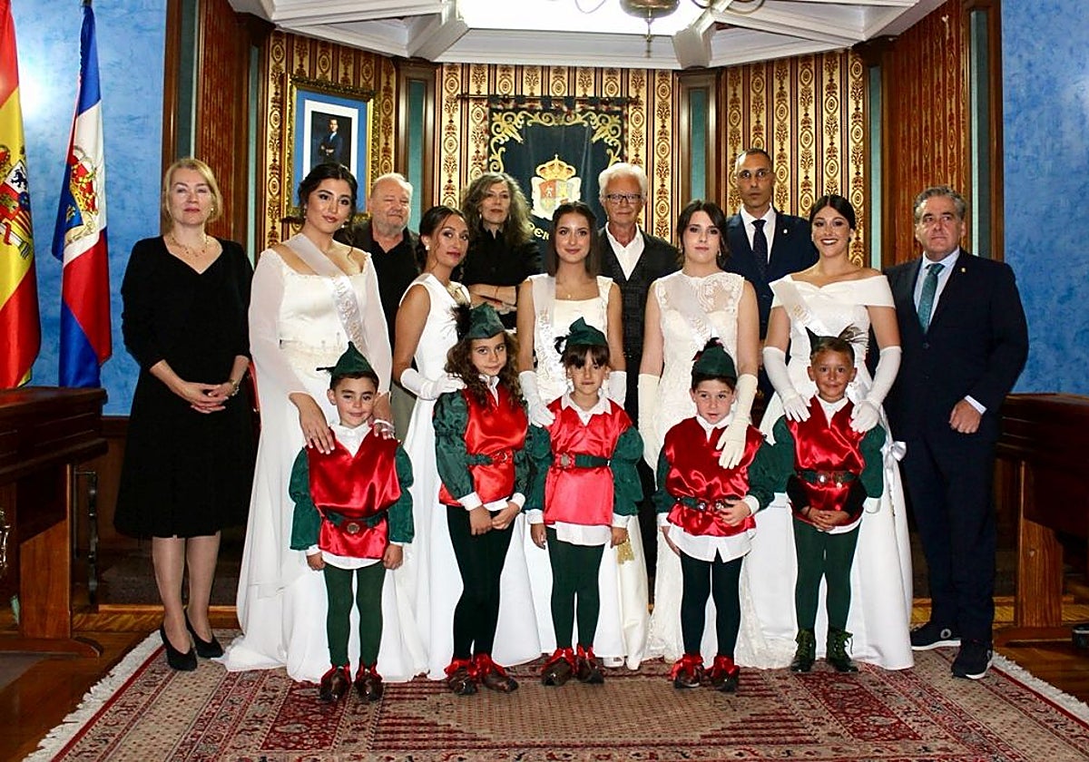 Premiados, Corte de Honor y autoridades en las Justas Literarias del año pasado.