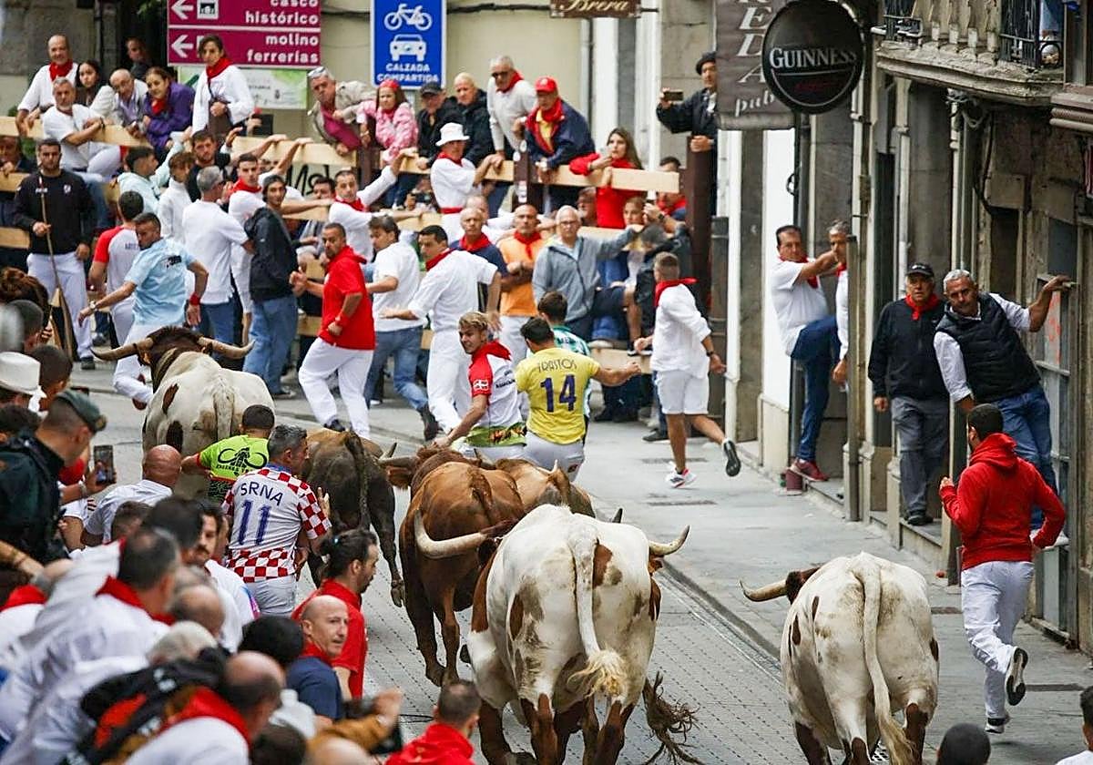 Los festejos taurinos en Ampuero dejan un balance de tres trasladados al hospital
