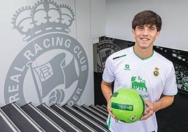 Facu González, en el túnel de vestuarios de los Campos de Sport.