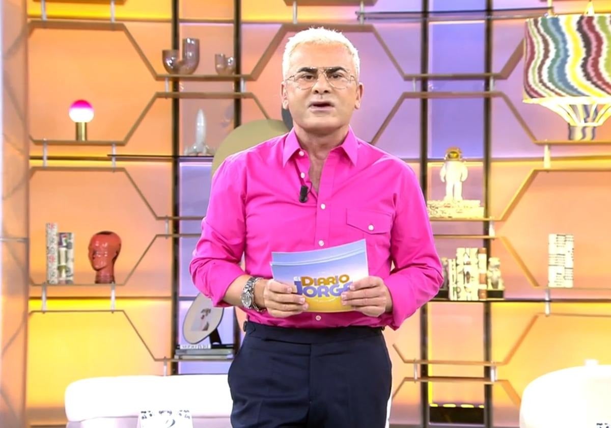 «Hola a todos, soy Jorge Javier aunque no lo parezca». Así se presentó Jorge Javier en su vuelta a los platós tras sus vacaciones.
