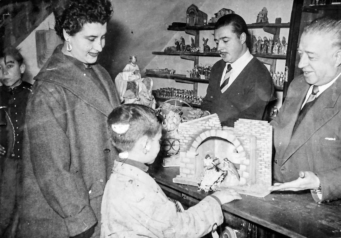 La venta de belenes ha sido una de las actividades tradicionales de Regalos Pico.