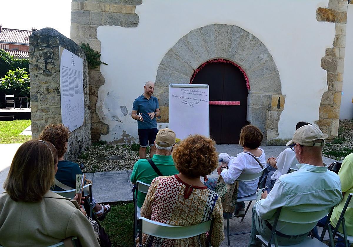 Carlos del Río impartirá el curso de novela.