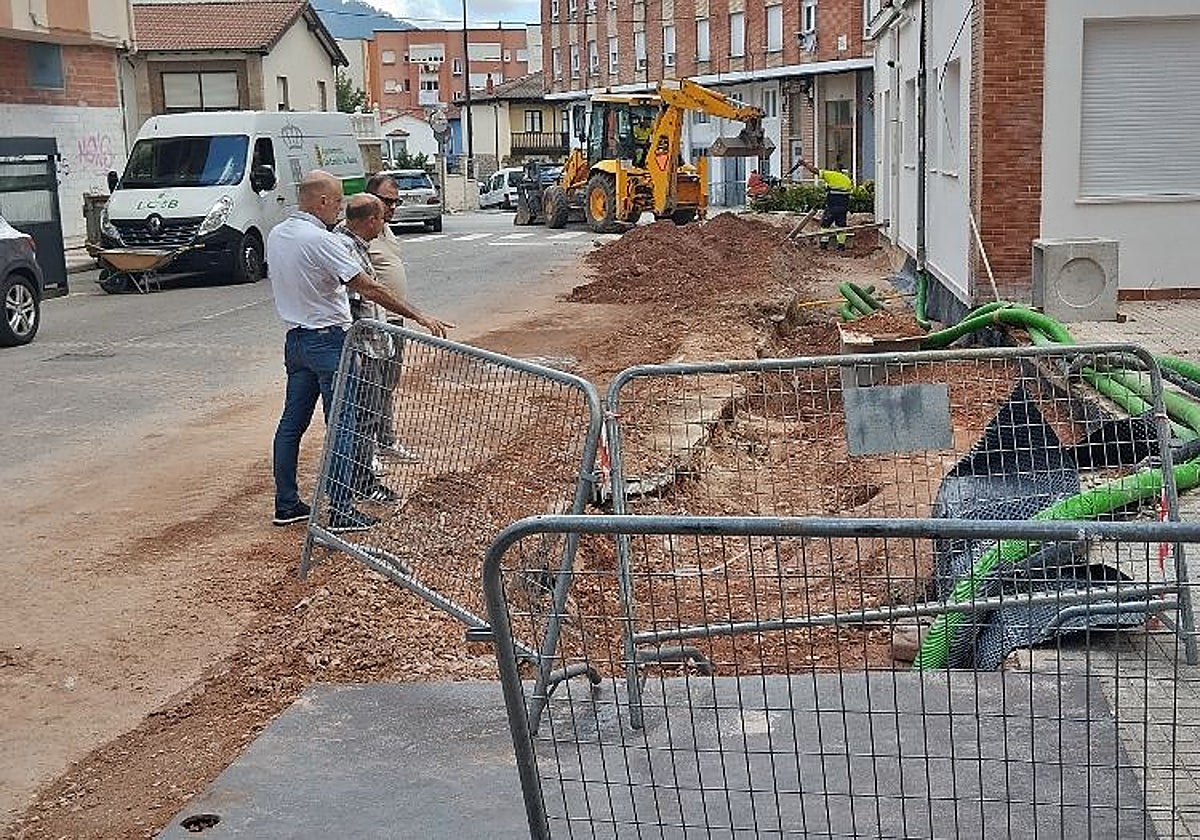 Nuevo plan de renovación de aceras en la calle Cataluña de Los Corrales.