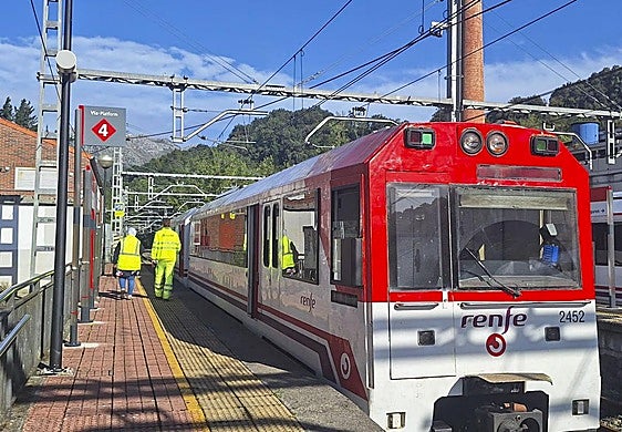 Viaje en tren Bilbao-Santander: Tres horas y media, dos averías con transbordos y un taxi