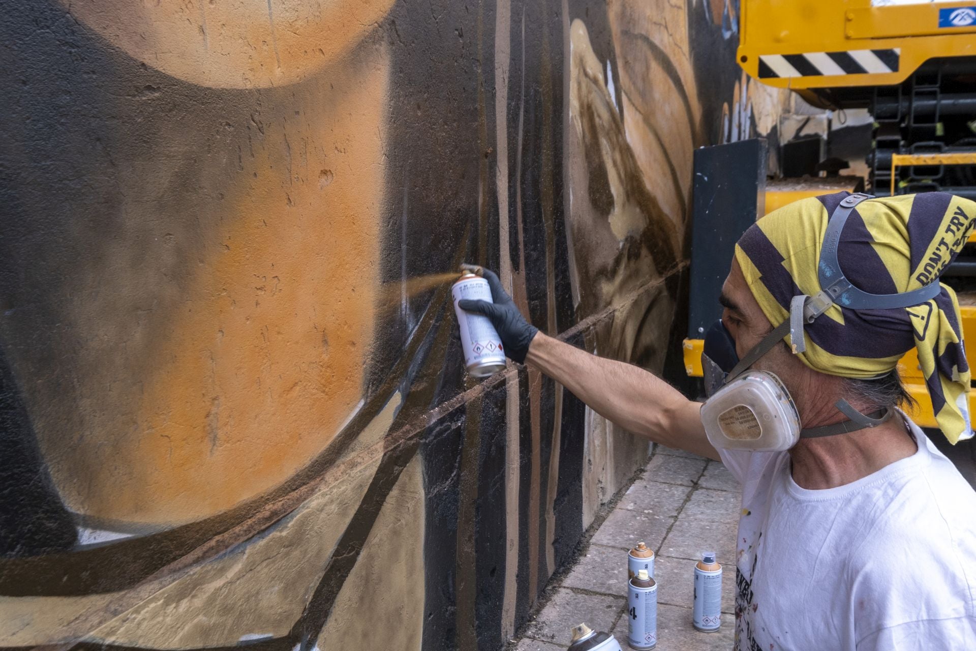 El spray ha sido la técnica más empleada,  llevando por bandera el grafiti.