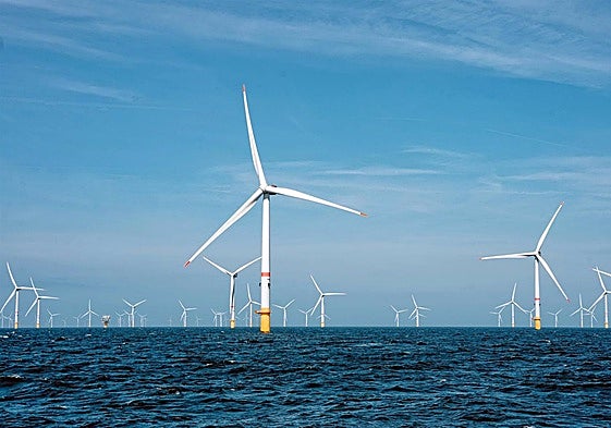 Parque eólico instalado en el mar.