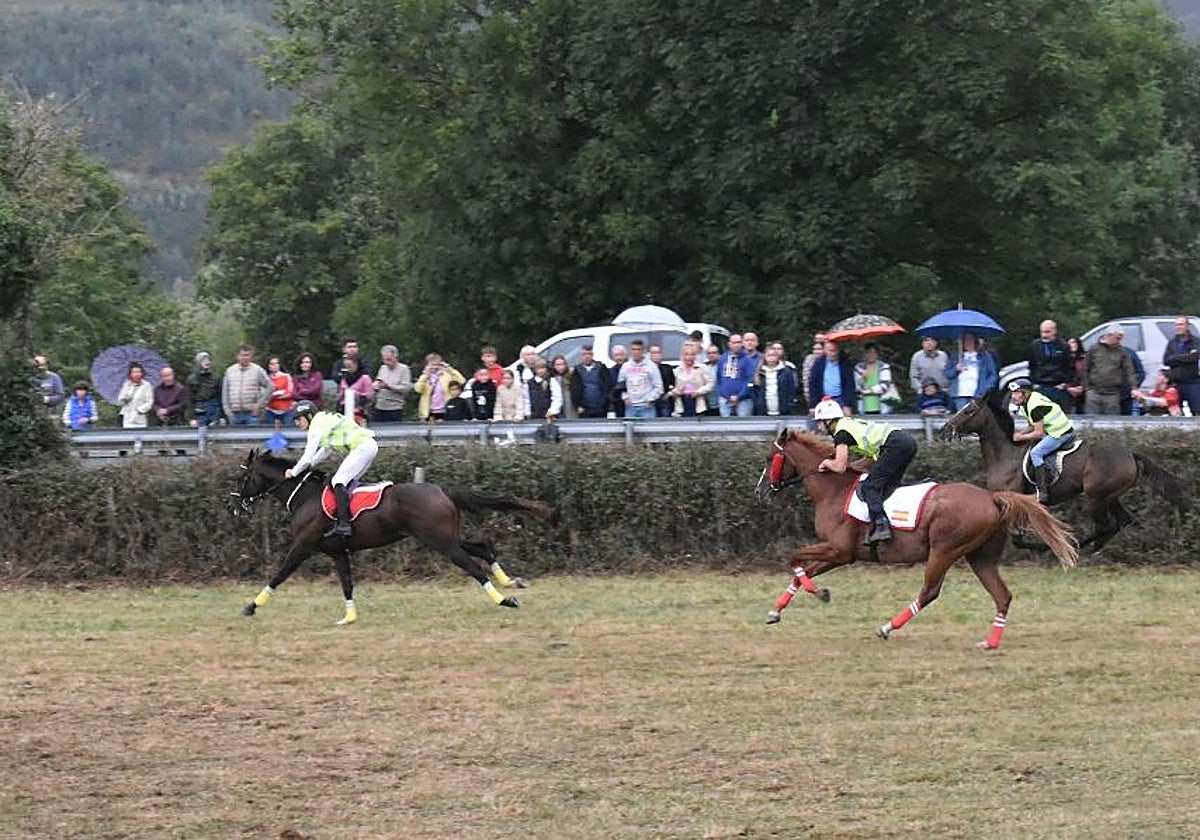 Uno de los puntos álgidos de las fiestas han sido las carreras de caballos.