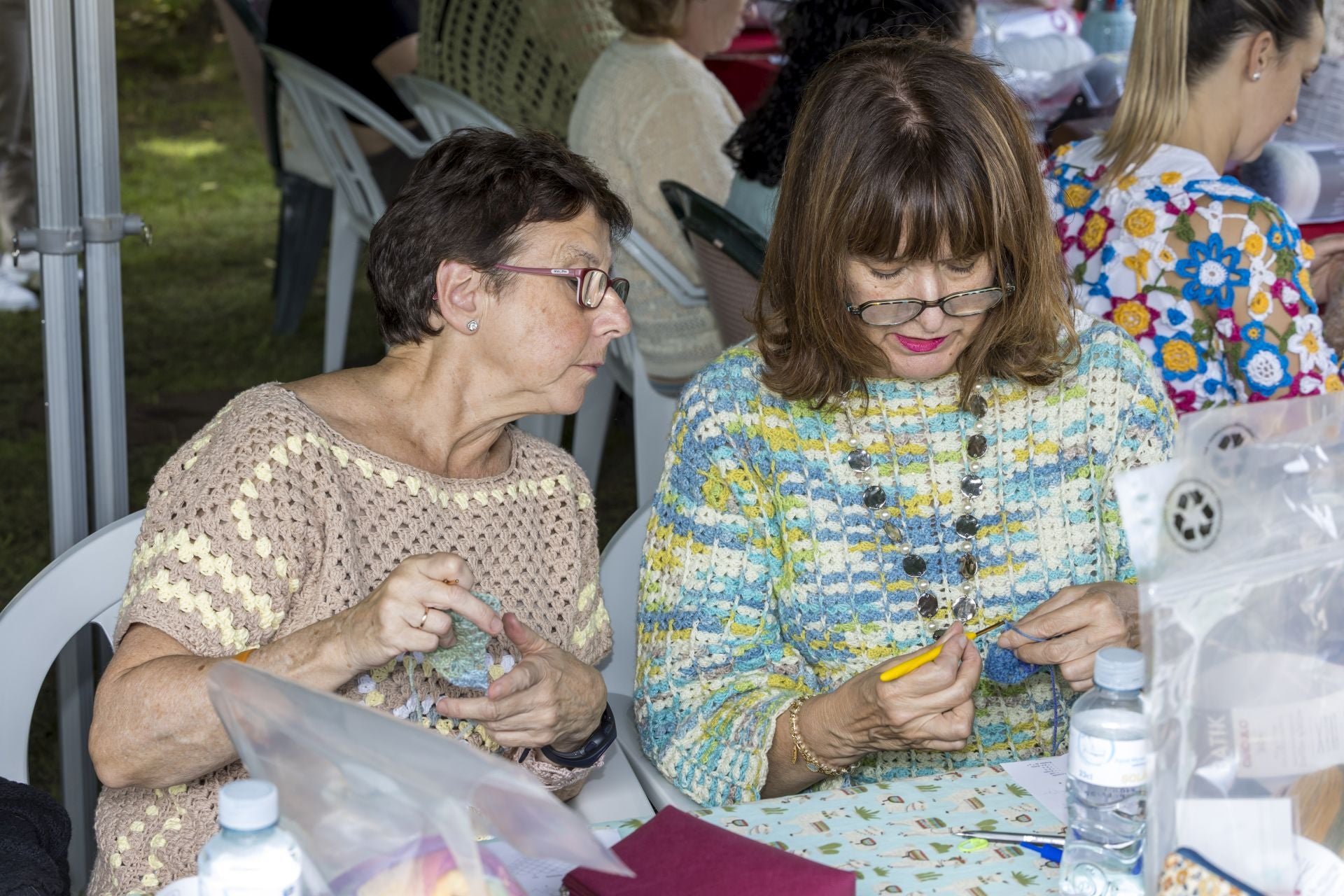 Dos de las mujeres durante la competición en Llanos.