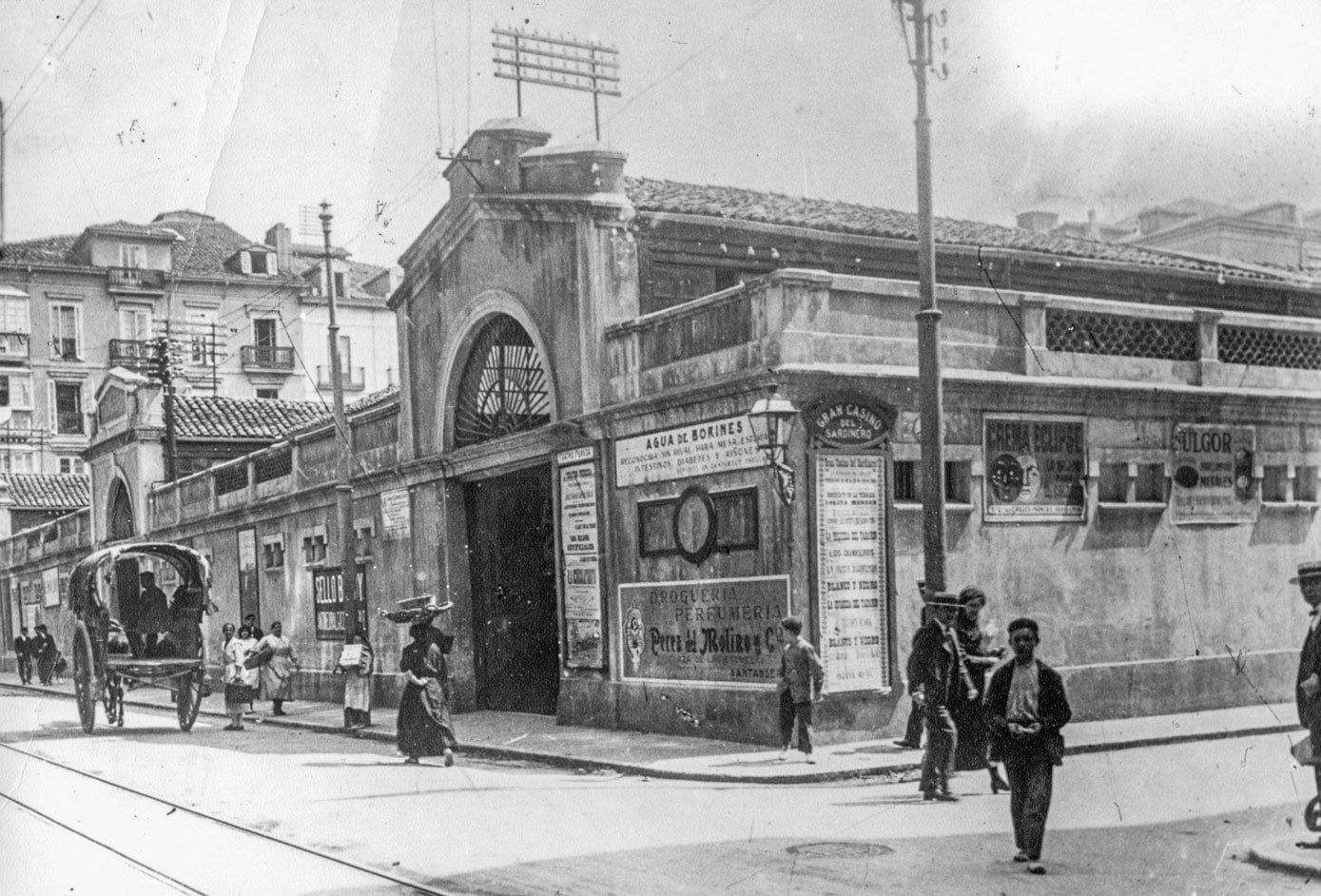 El Mercado del Este se construyó entre 1839 y 1842.