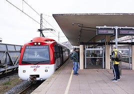 El PRC dice que la constructora CAF ya da por hecho que los trenes de Cercanías no llegarán en 2026