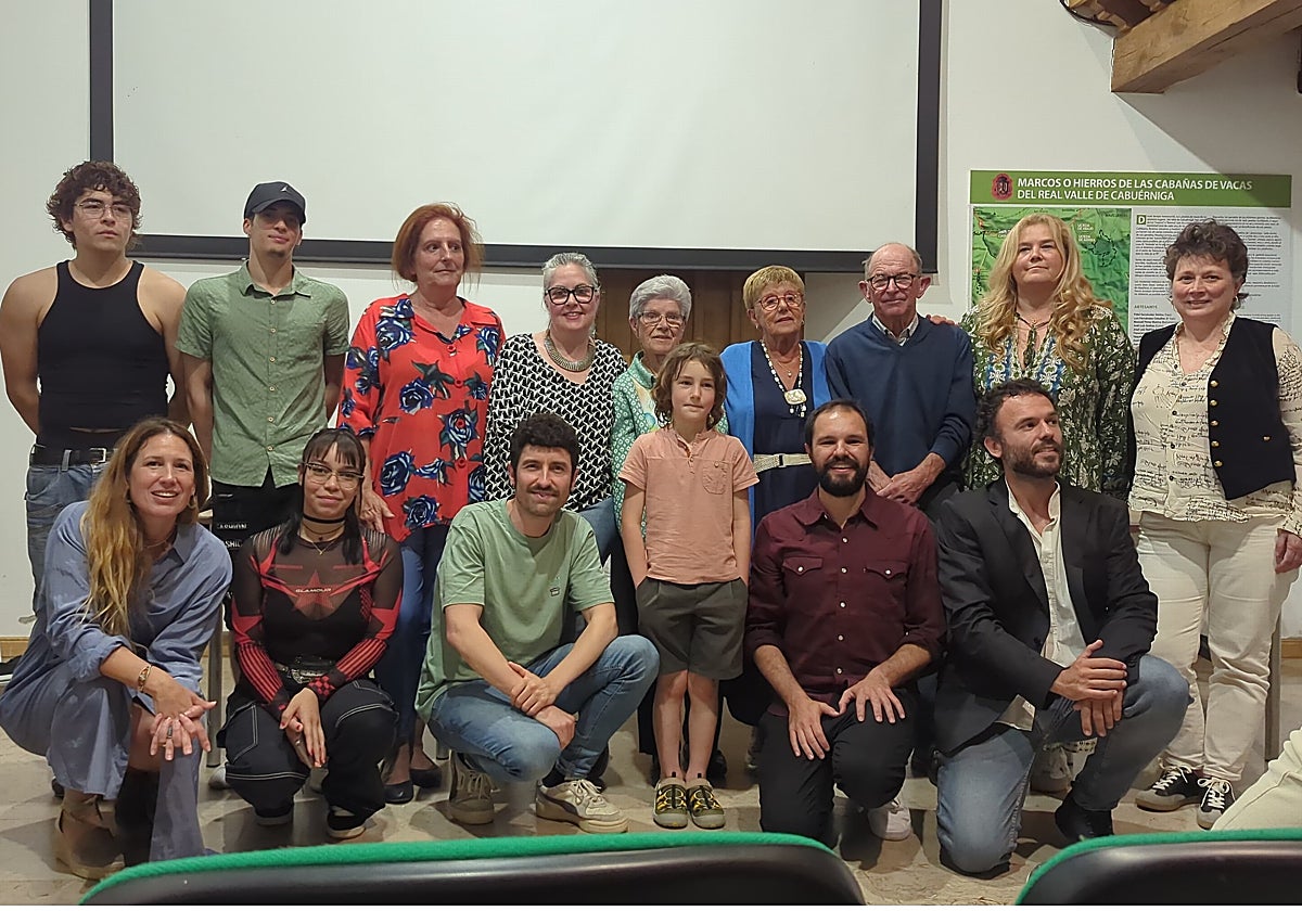 Participantes en el primer taller de Cine en Comunidad celebrado en Cabuérniga.