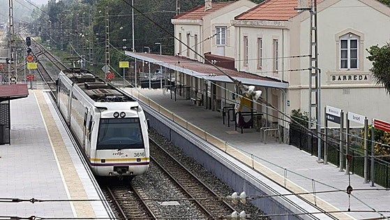 La puntualidad de las Cercanías de Feve crece al 97%, pero cae en picado en Renfe
