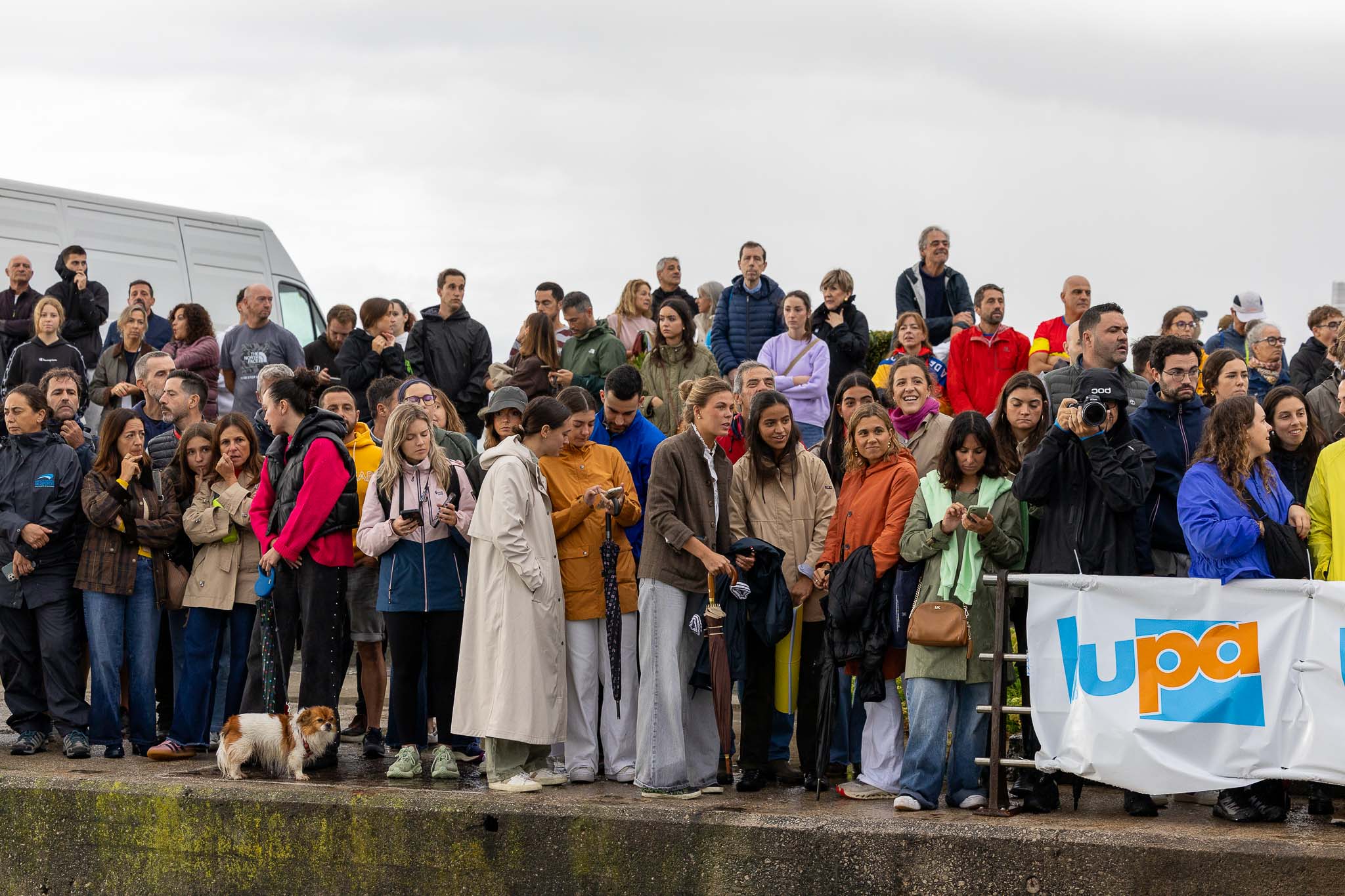 Mucho público atento a la prueba.