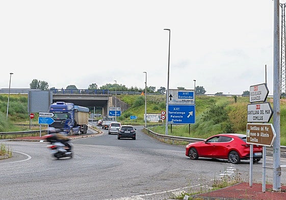 Acceso a la autovía, en Polanco.