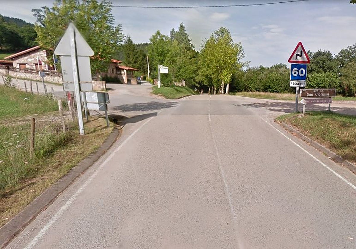 Carretera a su paso por el Alto de San Cipriano.