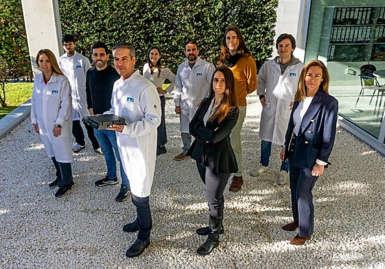 Equipo de Celestia TTI que diseñó y fabricó los amplificadores en banda UHF del dúo de satélites SpainSat NG.