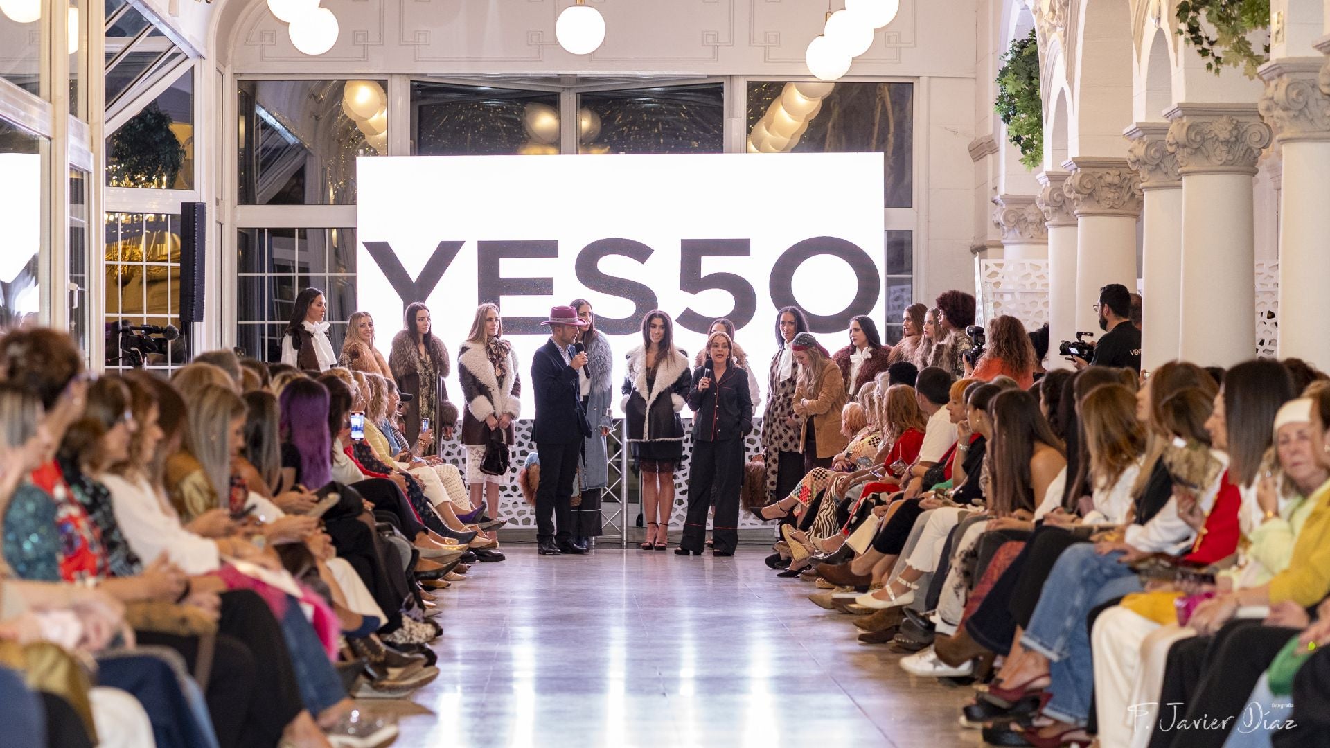 La presentación de la colección 'Flores de Invierno' de la firma asturiana 'YES50' clausuró la Santander Slow Fashion 2025.