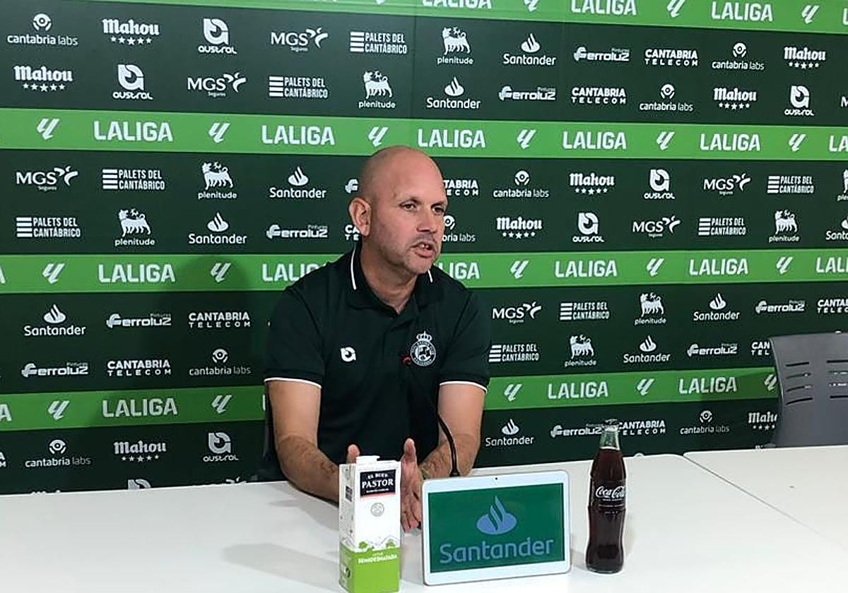 José Alberto, durante la rueda de prensa de este viernes