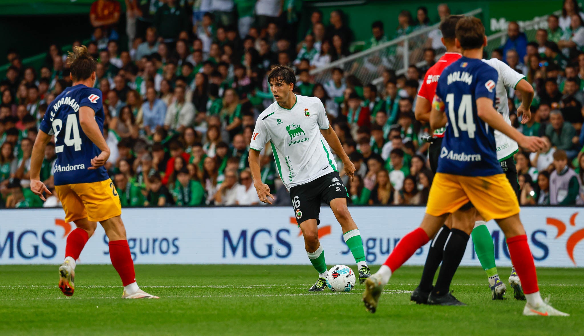 Facu, con la pelota en El Sardinero