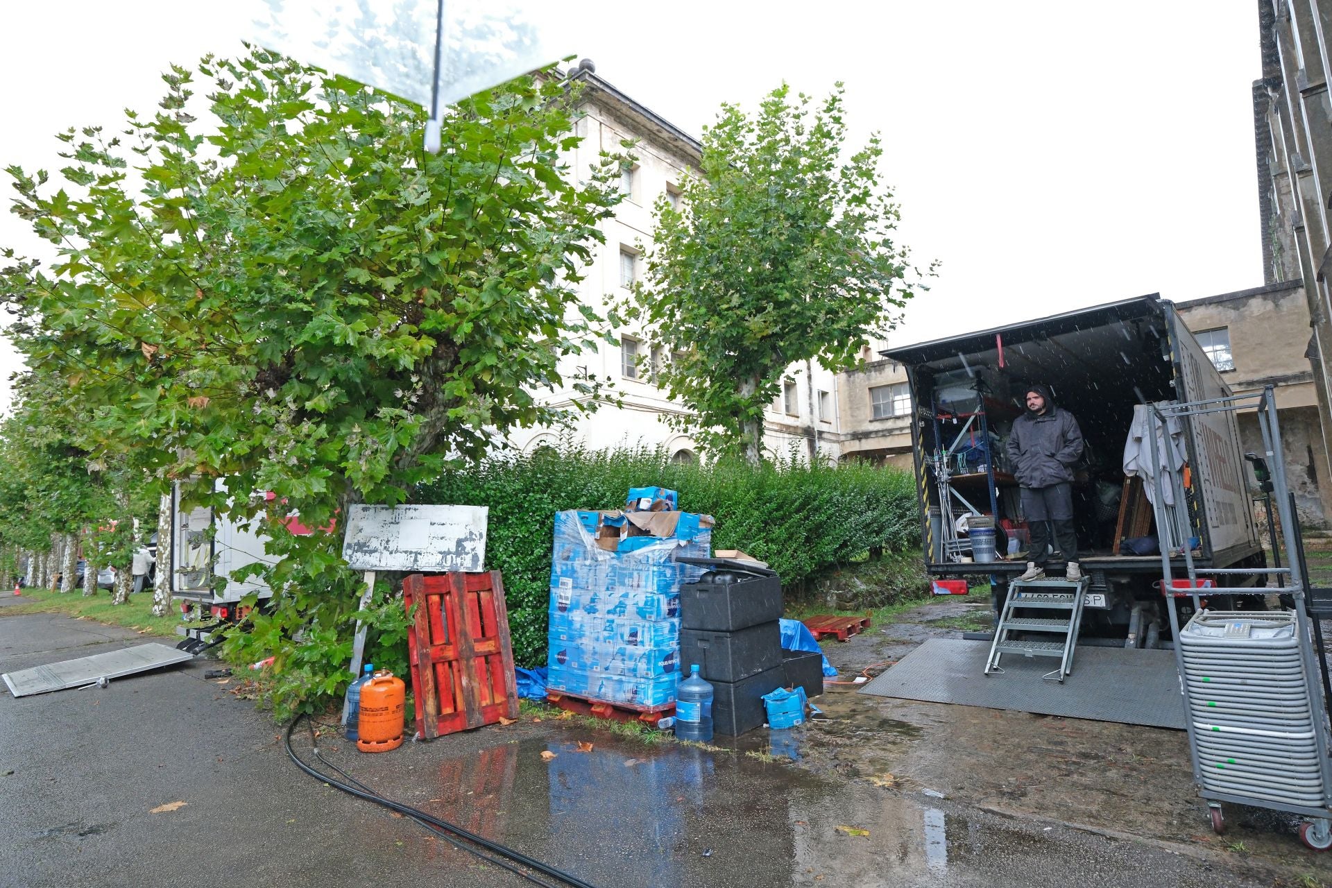 Durante más de dos meses, el segundo edificio del decadente complejo universitario pontificio se ha reconvertido en un escenario. 