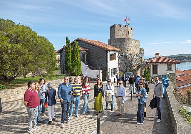 Integrantes de la red realizaron antes de la asamblea una visita por los lugares que recorrió Carlos V a su llegada a San Vicente.
