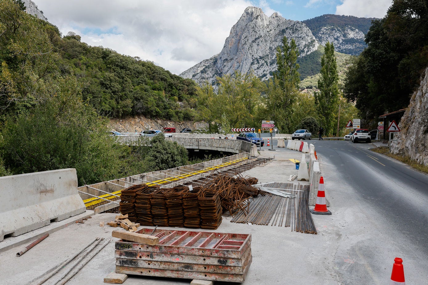 La obra es la segunda fase de la rectificación de los puentes, que se acometió antes de 2018.