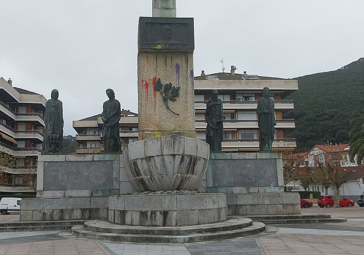 Monumento a Carrero Blanco en Santoña.