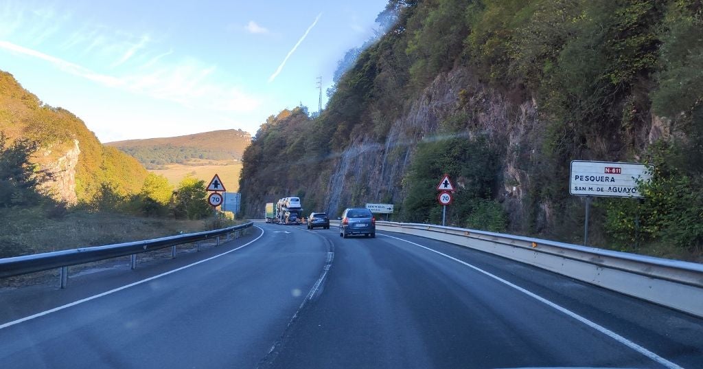 Las nuevas obras llevan el tráfico por las Hoces de Bárcena.