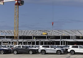 Vehículos en el Puerto de Santander.
