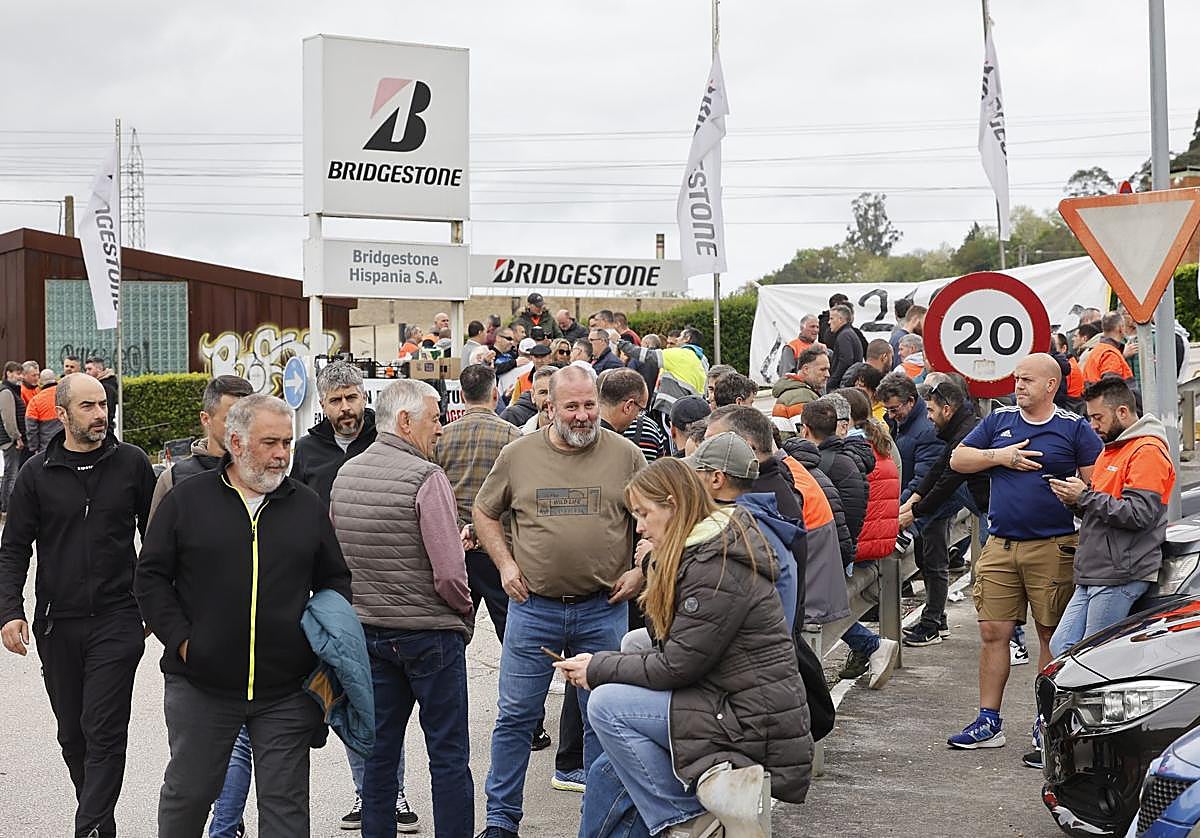Manifestantes durante una de las protestas que tuvo lugar este año antes de que se firmara el ERE en Puente San Miguel.