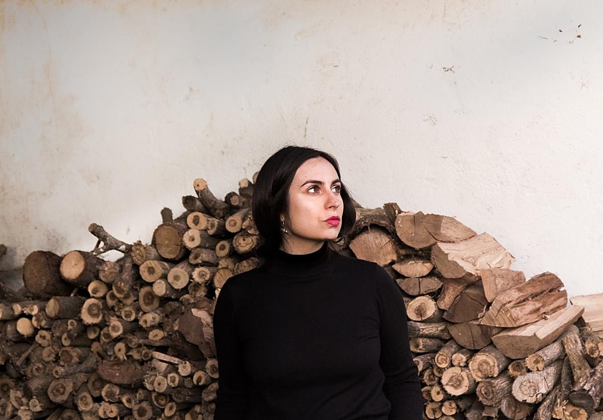 La escritora María Sánchez. 'Habitar el Paisaje' integra disciplinas como las artes plásticas y la escritura, junto a otras como la ecología, la botánica o la horticultura.