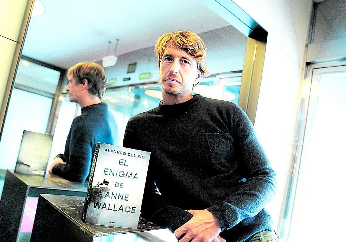 Alfonso Del Río, con su nueva novela en la que sitúa a los lectores en los Premios Príncipe de Asturias de 1987.