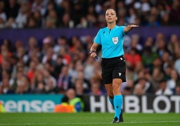 El árbitro de esta tarde se llama Marta