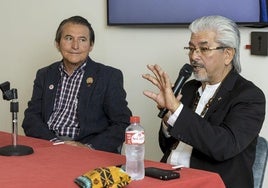 Desde la izquierda Carrera y Borrego durante el encuentro.