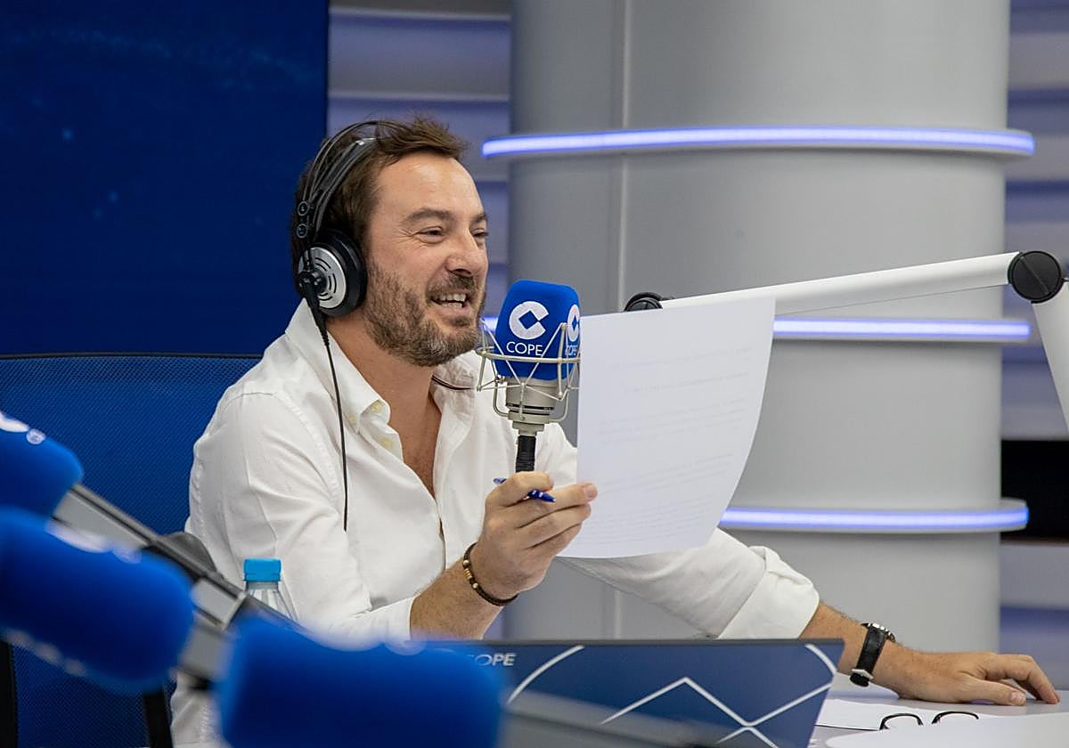 Jorge Bustos, durante el programa Herrera en Cope.