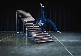 'Akri', un juego escénico sobre la transformación personal.