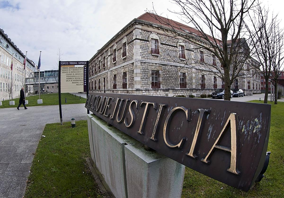 Vista del Palacio de Justicia de Cantabria situado en Las Salesas de Santander.