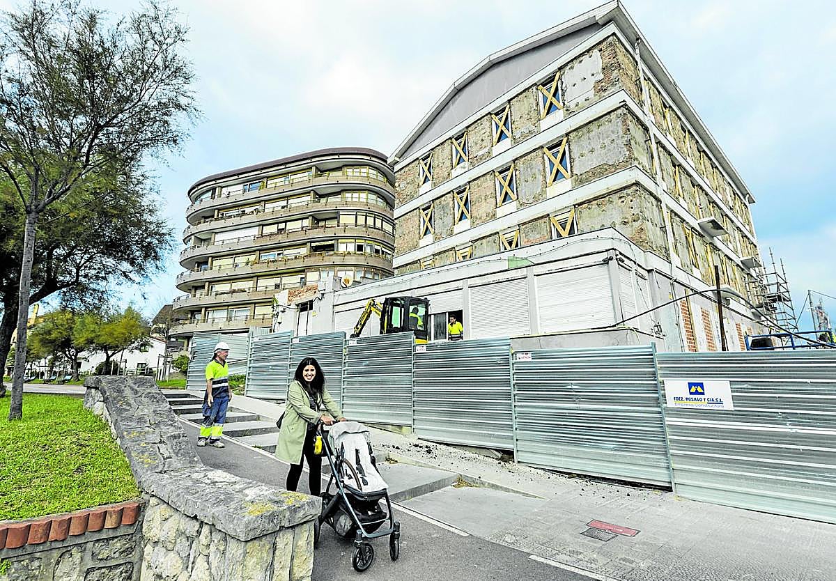 Avanzan las obras del centenario Hotel Colón de Santander, que arrancaron en mayo y se prolongarán durante dos años.