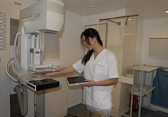 Unidad móvil del programa de detección precoz del cáncer de mama.